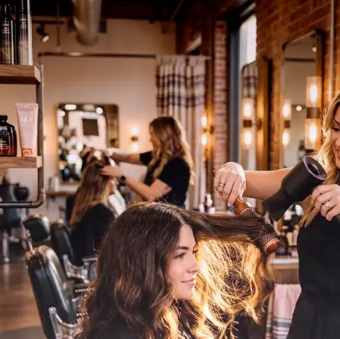 Obst Klang – Modernes Salonambiente